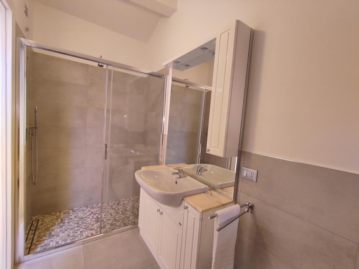 Iseolakerental - La Filandina Riva di Solto Exterior photo